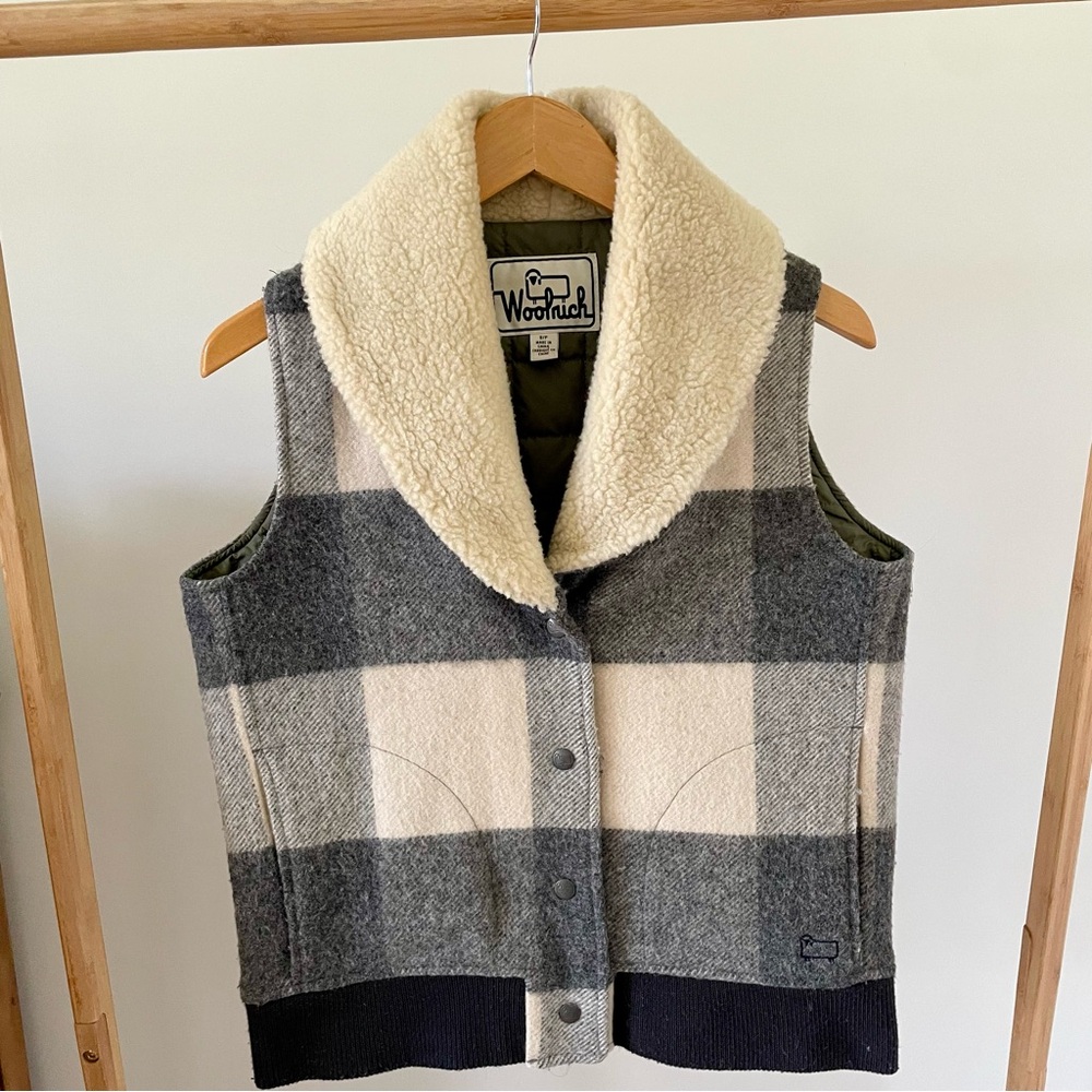 Woolrich x Madewell Plaid Quilted Sherpa Collar Vest in Gray/Cream - S